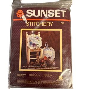 SUNSET STITCHERY 790 Sisters Are Forever Embroidery Pillow Kit Linda Alexander‎